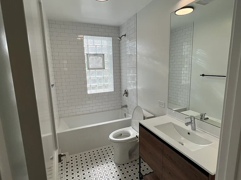 1334 W Elmdale Ave #3R — Photo 15