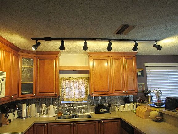 4th image of 8701 NW 20th Ct