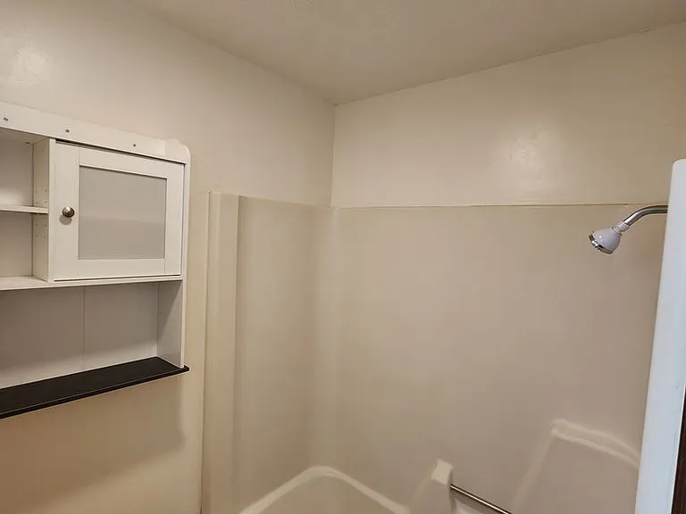 733-739-745 Longmeadow Ln — Photo 6
