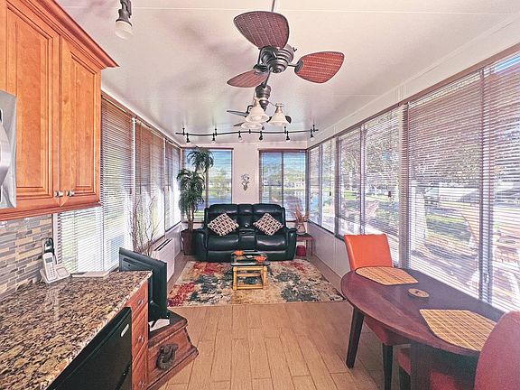 4th image of 455 Oak Cove Rd