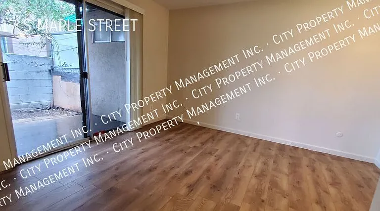 1317 S Maple St — Photo 8