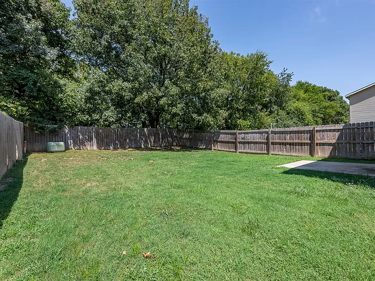818 Baker St NW — Photo 20
