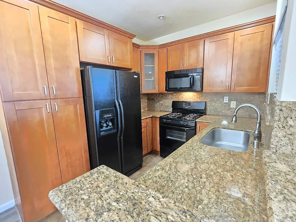 1 bed, 714 sqft, $2,580 — Photo 4