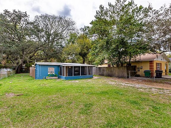 3rd image of 7006 Palmetto Ln