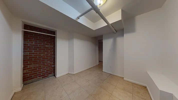 Rented by Bond New York | media 26