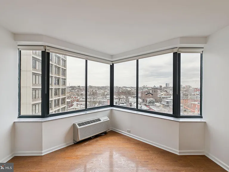 2001 Hamilton St #1103 — Photo 3