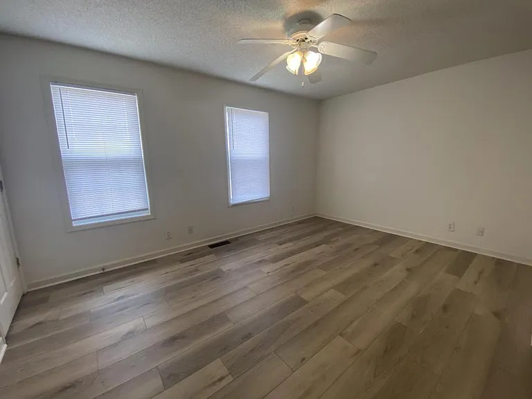 225 Tree Line Dr — Photo 9