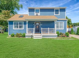133 16th St, West Babylon, NY 11704