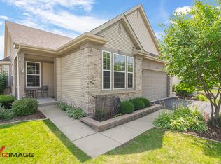 16541 Serene Lake Way, Crest Hill, IL 60403