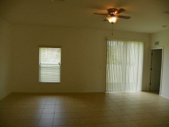 3rd image of 79 Wheatfield Dr