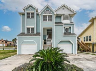 229 Bora Bora Dr, Tiki Island, TX 77554