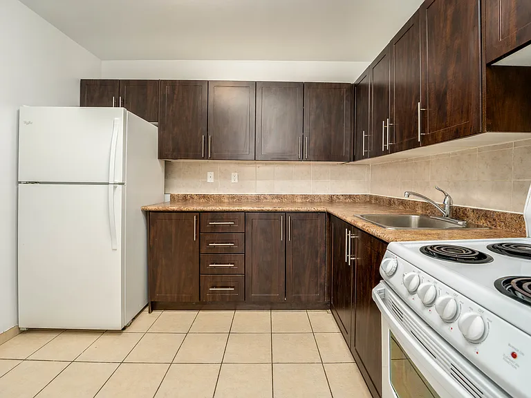 2 Secord Ave — Photo 8