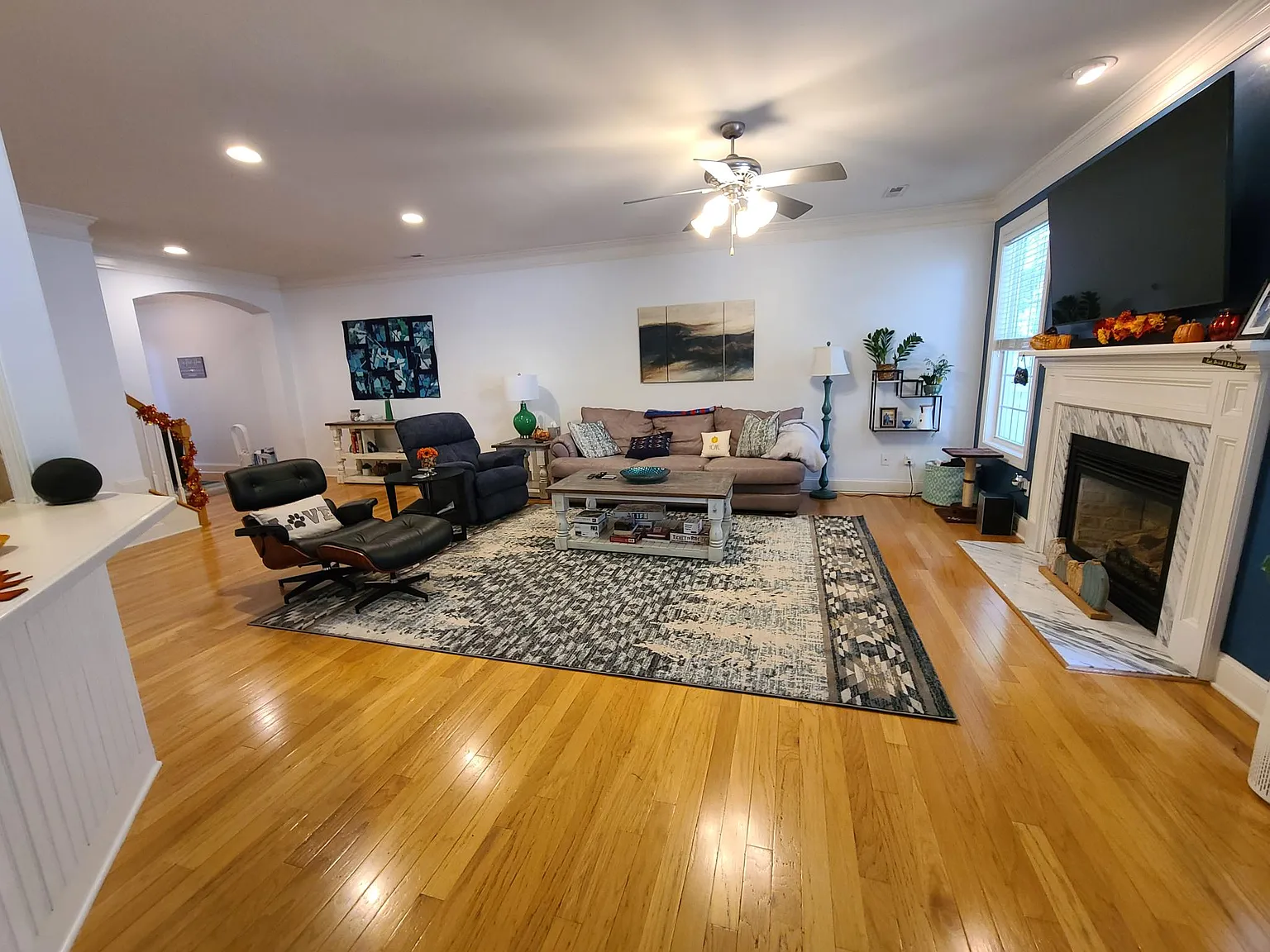 3 bed, 2.5 bath, 2750 sqft, $2,775 — Photo 1
