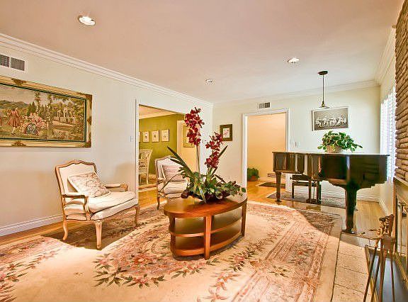 4th image of 9432 Lemon Ave