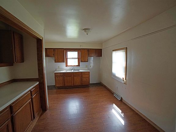 3rd image of 857 Marmion Ave
