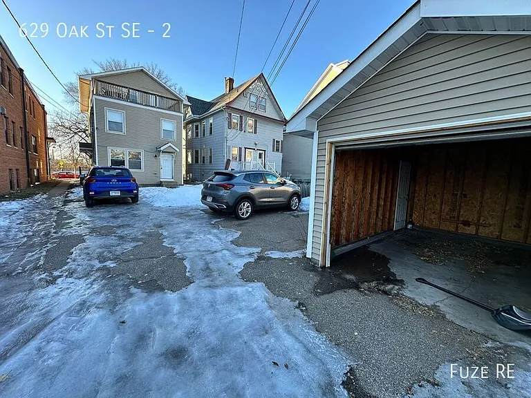 629 Oak St SE #2 — Photo 52