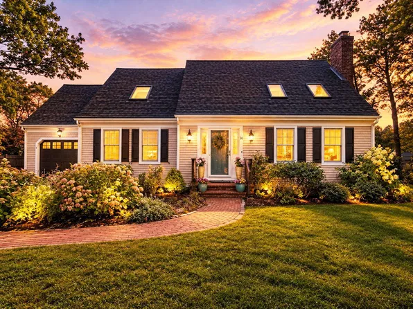 14 Bayshore Drive, Mashpee, MA 02649