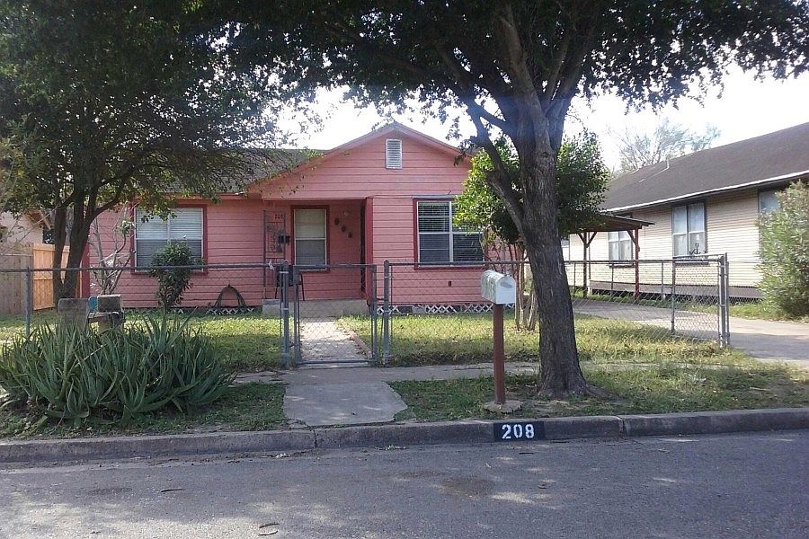 1st image of 208 E Lovett St