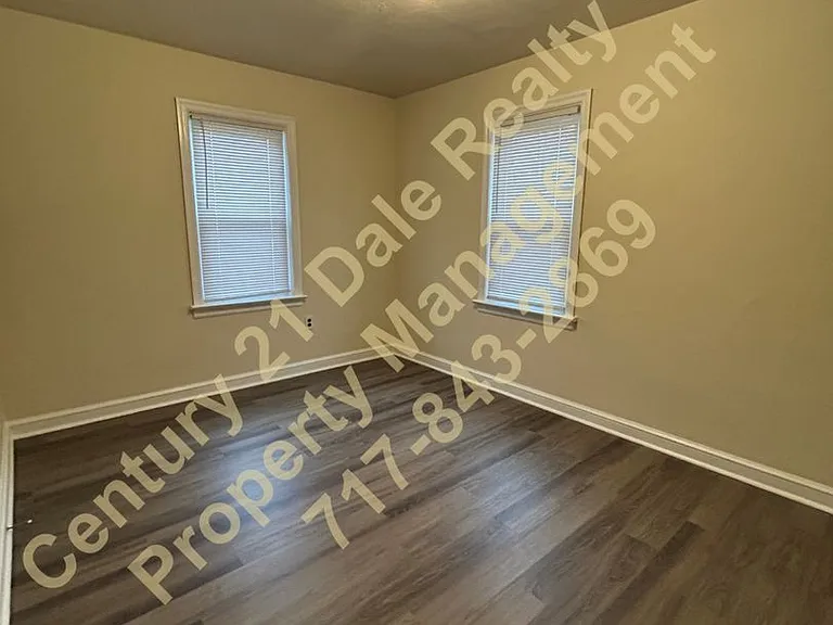 1627 Filbert St — Photo 6