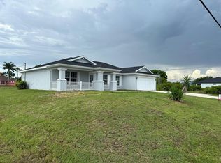 1401 N Gator Cir, Cape Coral, FL 33909