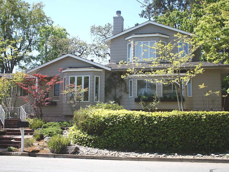 1251 Bellair Way Front view