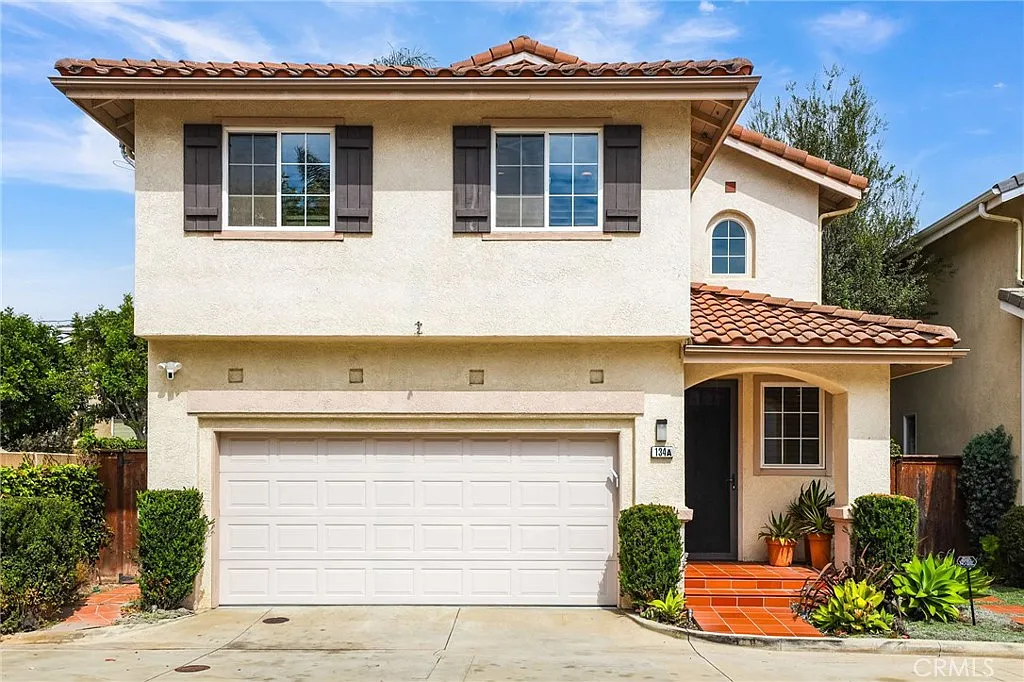 3 bed, 2.5 bath, 1720 sqft, $7,500 — Photo 1