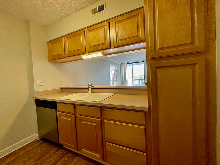 509 Aurora Ave #116 — Photo 8
