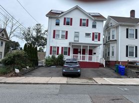 15 Mechanic St, Attleboro, MA