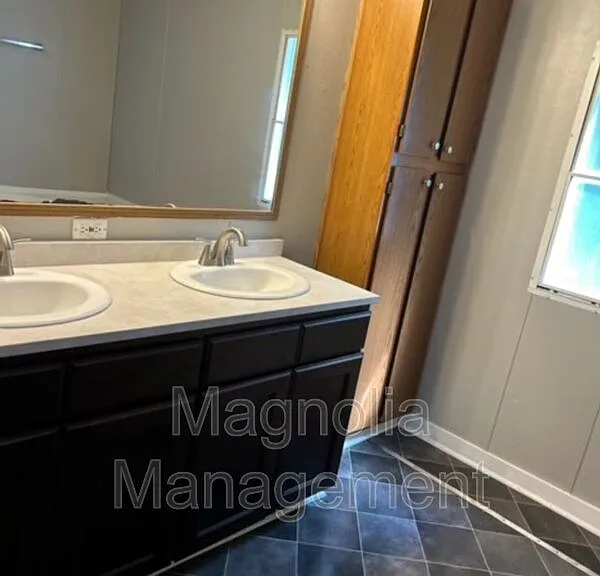 137 Cardinal Ln — Photo 14