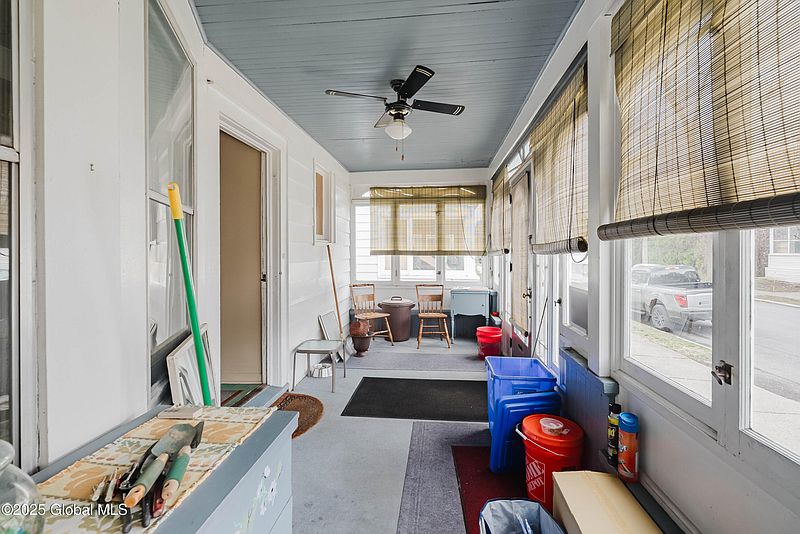 5th image of 572 Morris Street