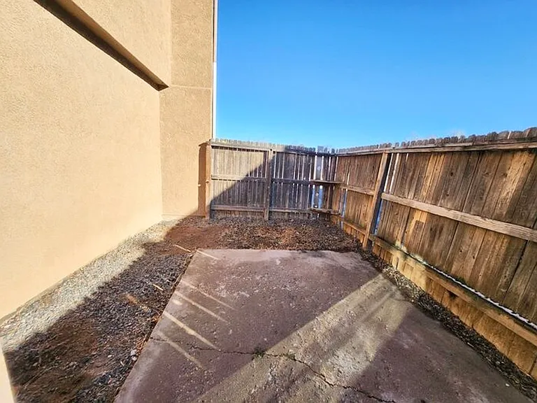 4330 Loomis Ave #2 — Photo 7
