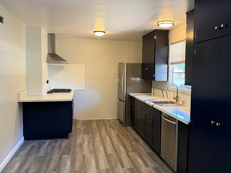 1280 Patricia Ave — Photo 4