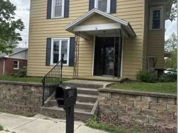 408 S Main St, Farmland, IN 47340
