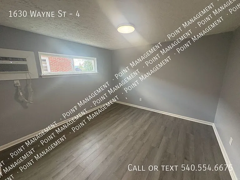 1630 Wayne St NE #4 — Photo 3