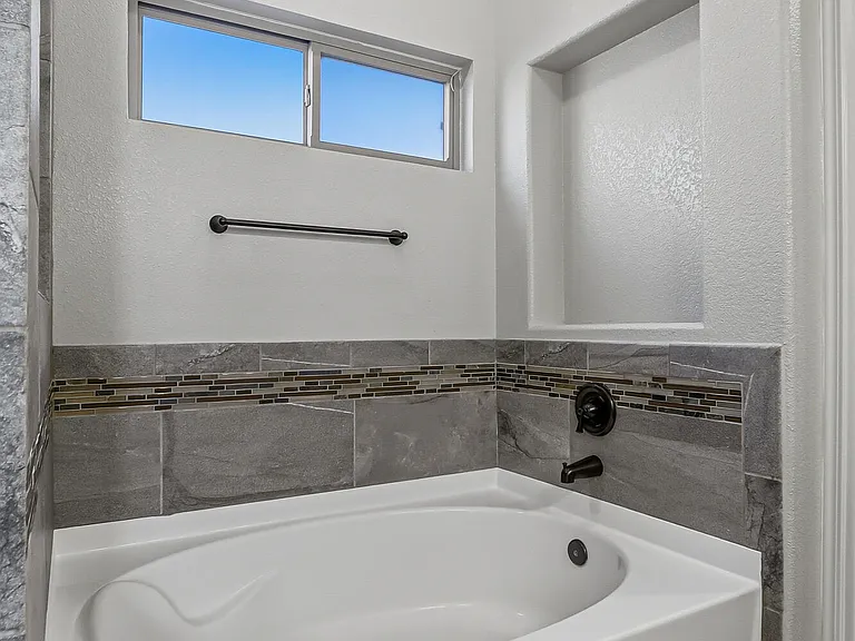 14844 Sunny Land Ave — Photo 24