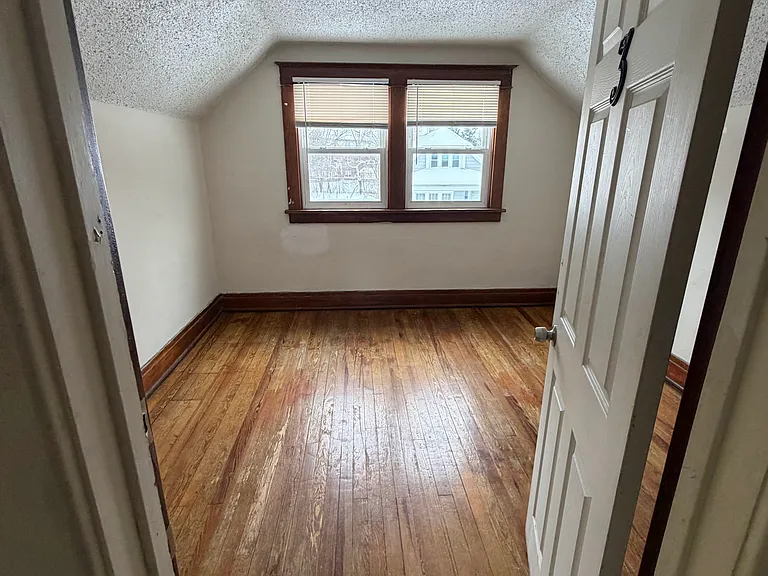 83 Custer St — Photo 16