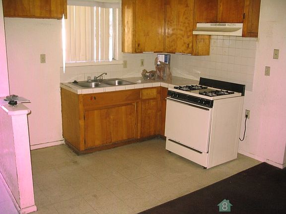 2nd image of 1031 N Mountain View Ave APT B