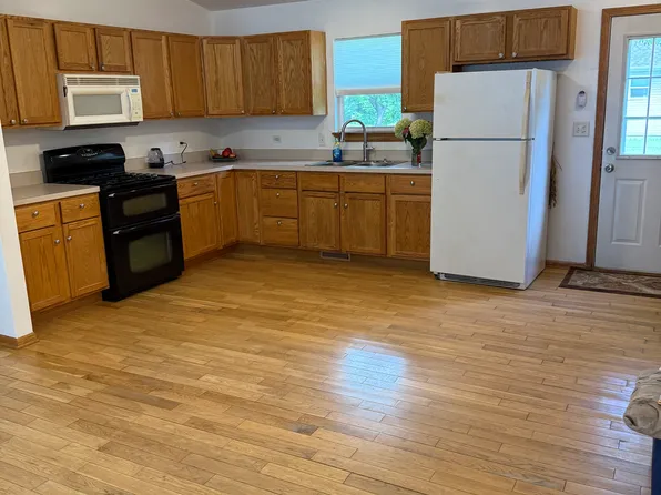 2612 S Elmkirk Park, McHenry, IL 60051