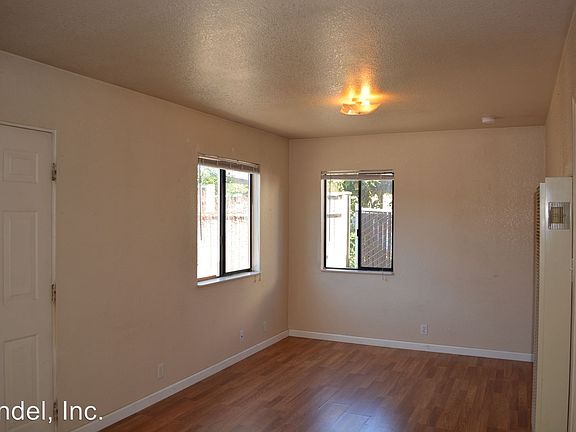 3rd image of 3108 Summer St #B
