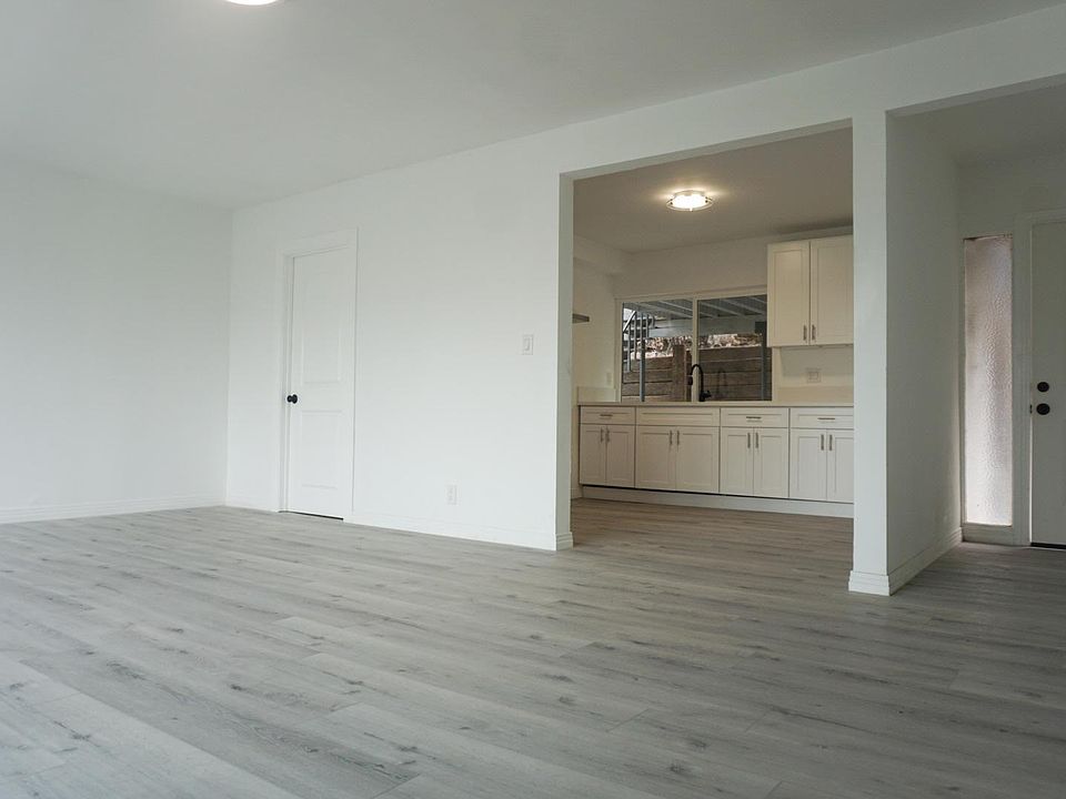 Single. 550sqft