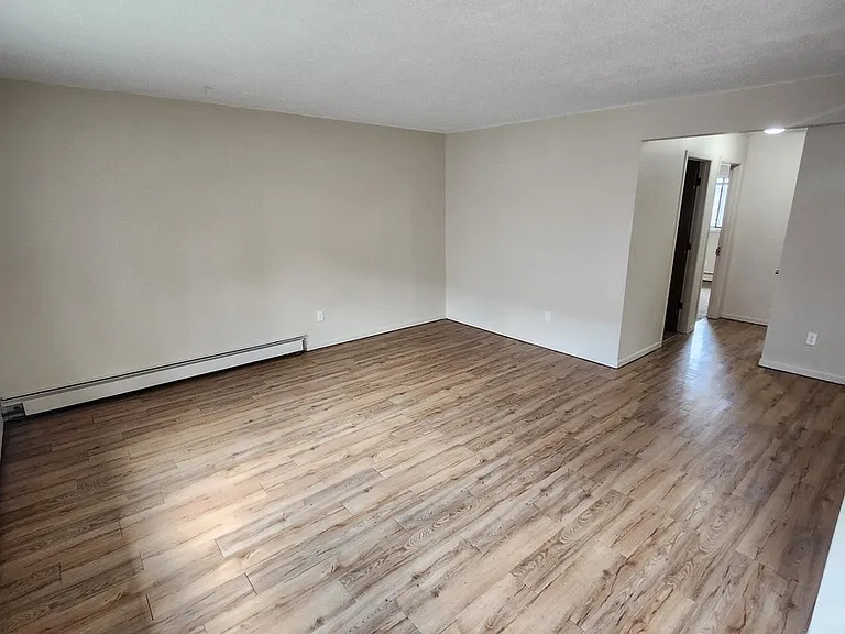 25 14th Ave NE #202 — Photo 5