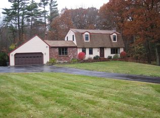 10 Jefferson Dr, Tyngsboro, MA 01879