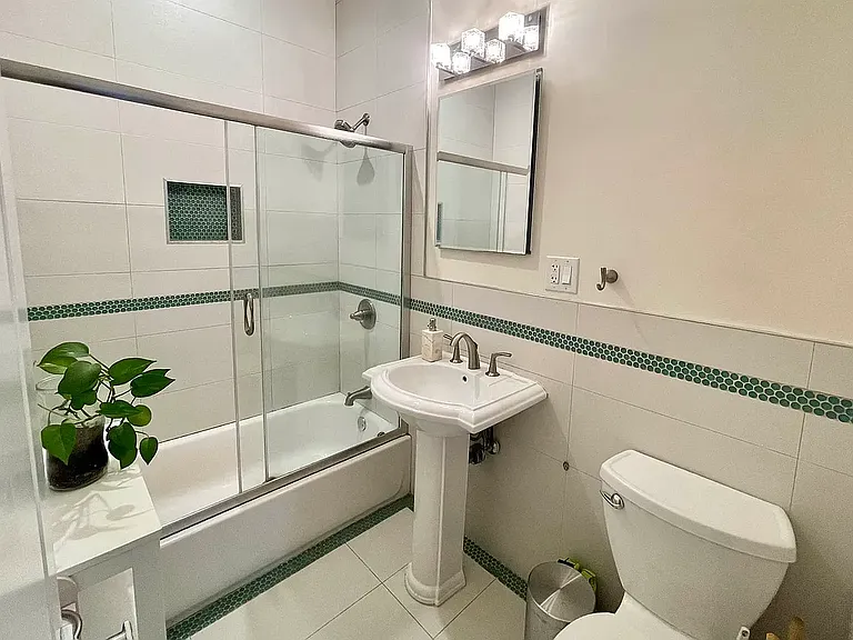 227 Lenox Ave #5 — Photo 9