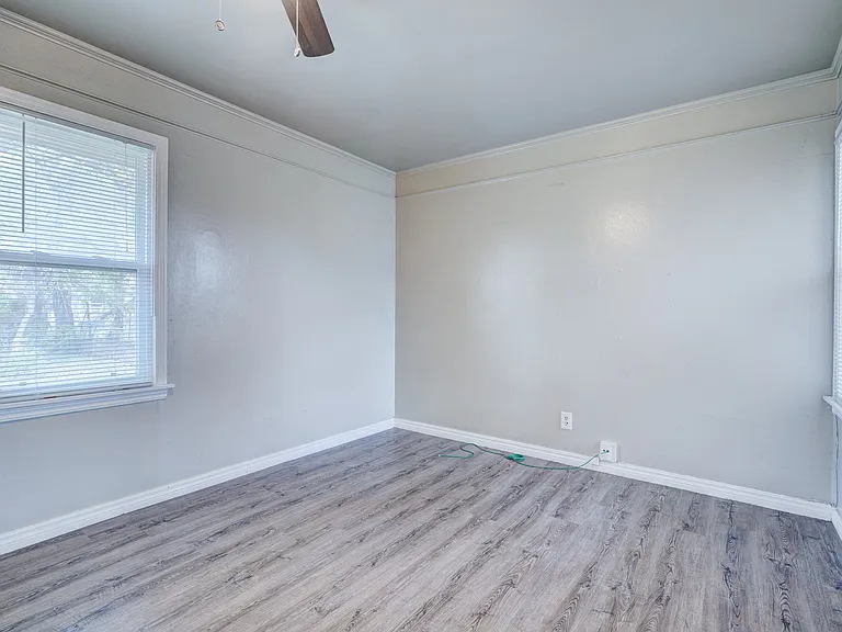 2845 Cambridge Ct — Photo 35