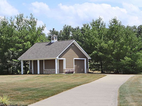 4th image of 16325 Riverbirch Dr