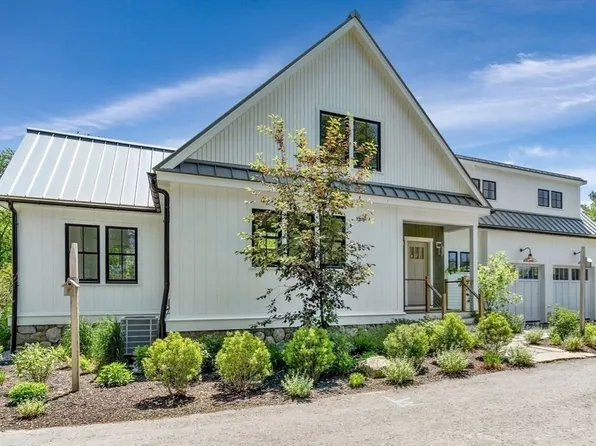 28 Hatch Farm Ln #28, Concord, MA 01742