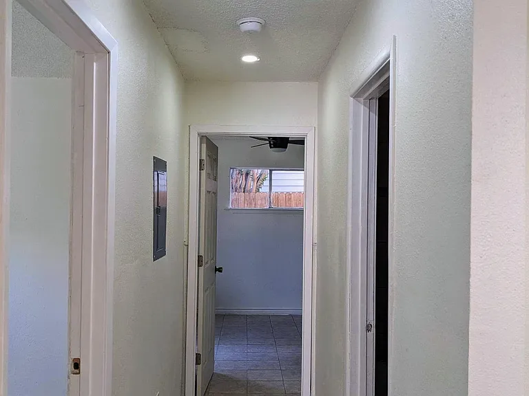 1731 Sacramento — Photo 11
