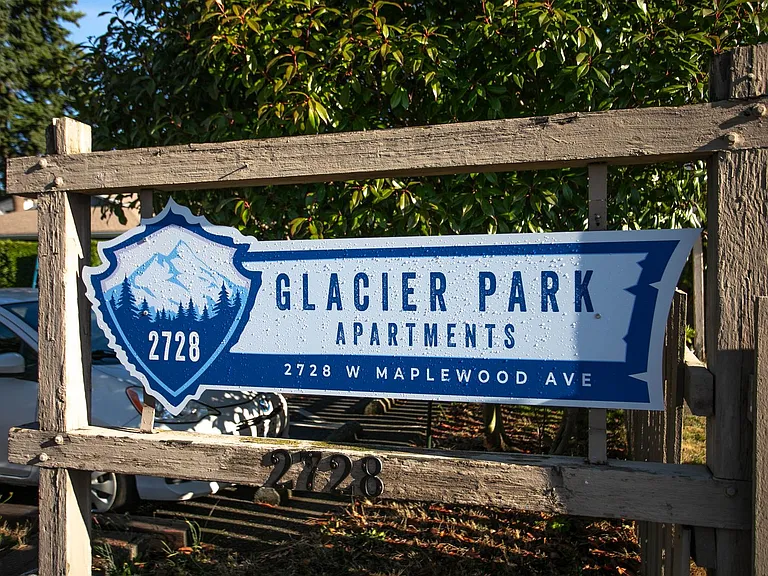 Glacier Park Apartments — Photo 28