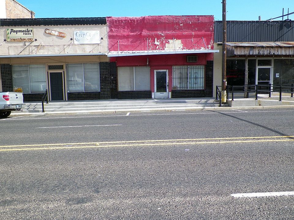 2nd image of 104 N Commerce St