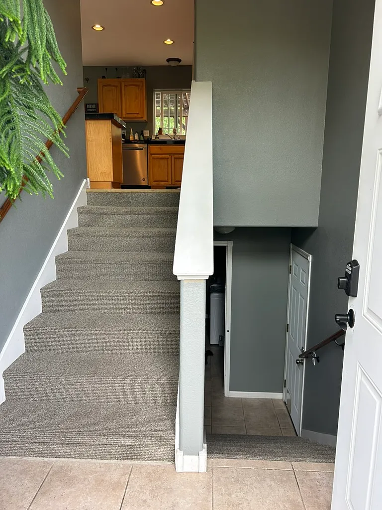 3 bed, 1855 sqft, $3,000 — Photo 2